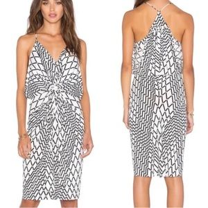 Women's Black & White Geometric Print V-Neck Dress